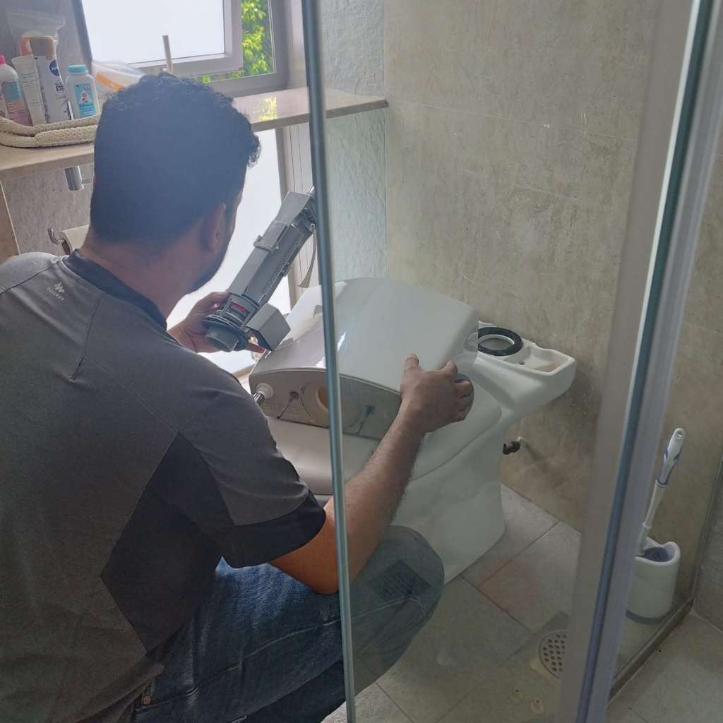 toilet-bowl-repair-and-replacement-in-Singapore
